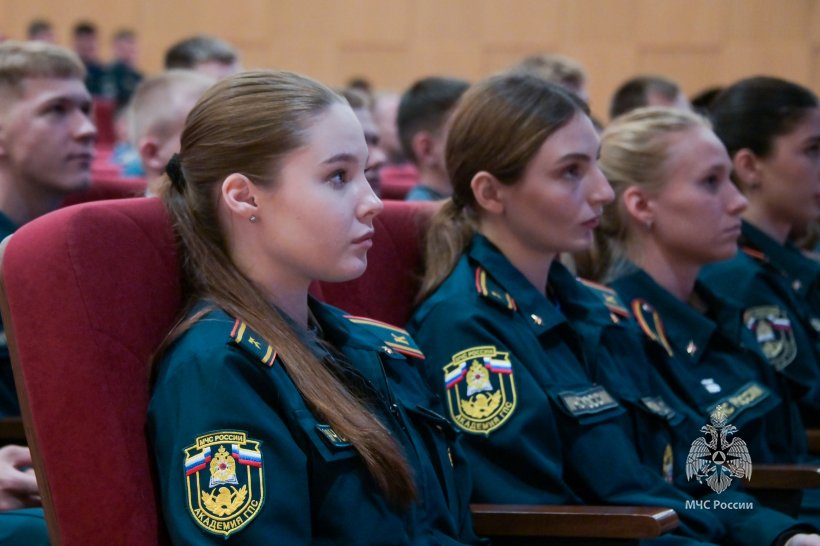 В Академии состоялось торжественное собрание, приуроченное ко Дню Офицера